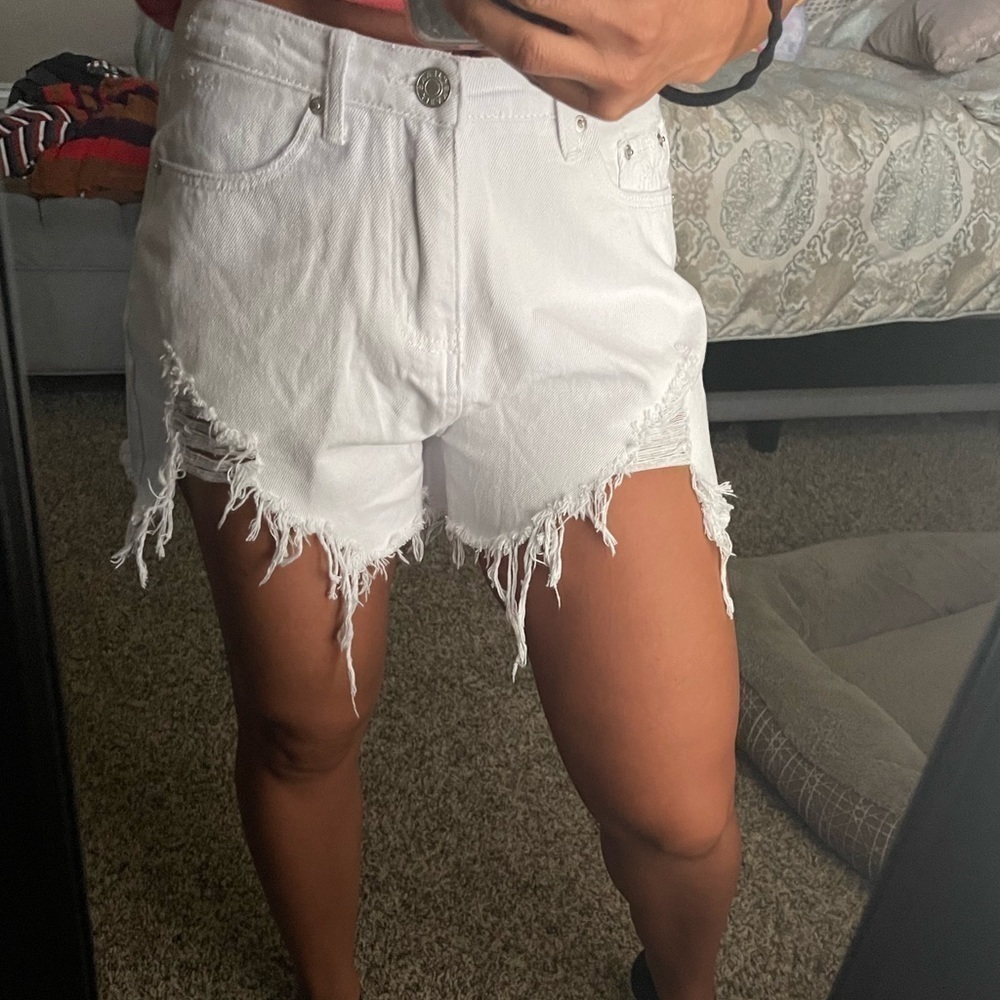 Blue buttercup white shorts NWT